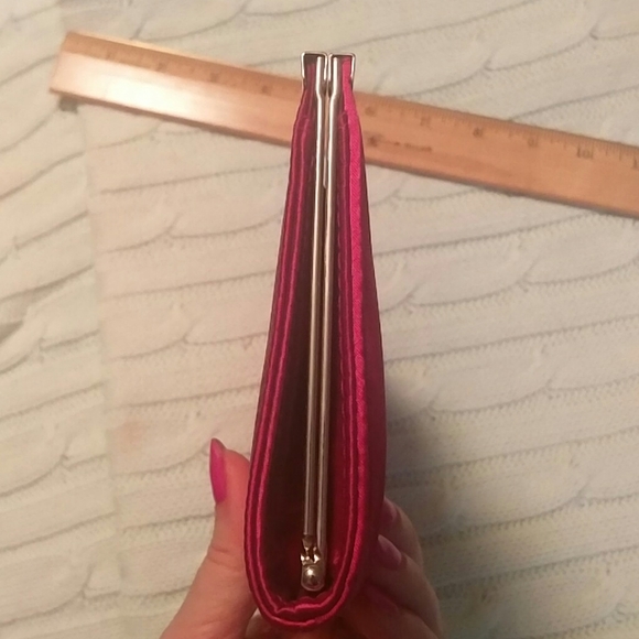 Barbie 3/$20 Satin ruby clutch - Picture 3 of 6